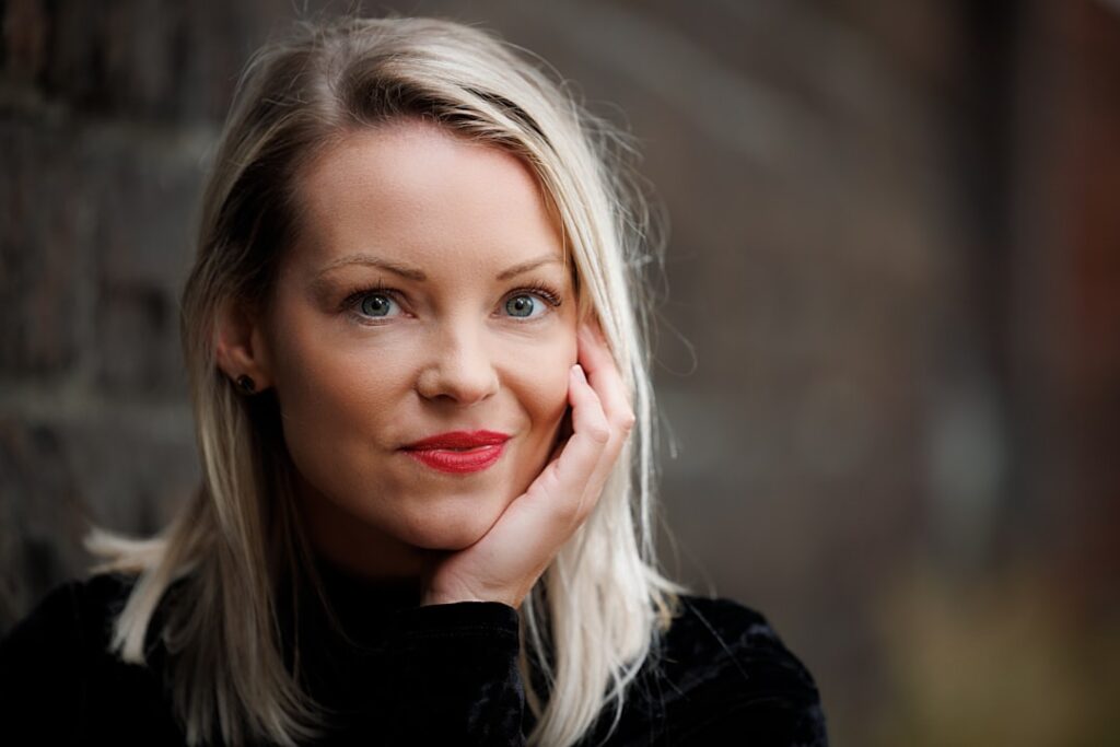 Cum să Faci Față Îndoielilor de Sine: Ghid pentru Creșterea Încrederii în Propriile Forțe