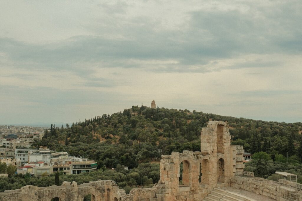 Ghid pentru a descoperi situri arheologice ascunse